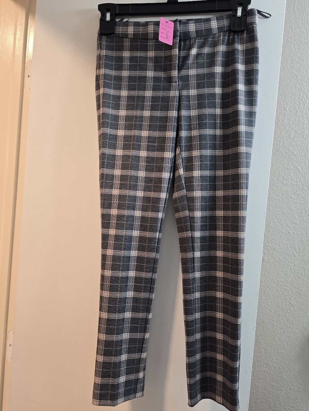 16 Amanda & Chelsea Grey Plaid Pants